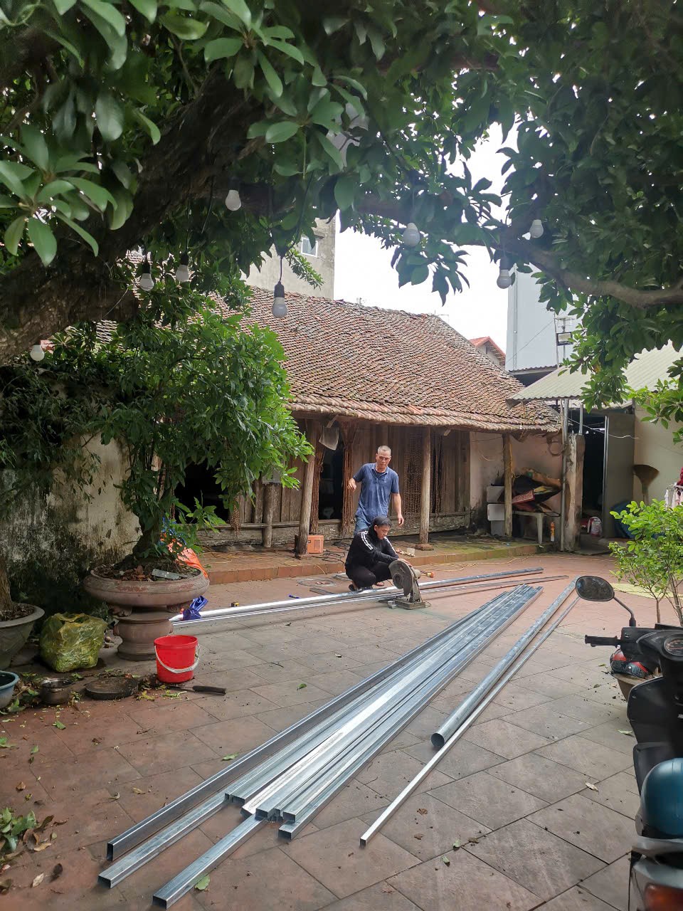 Hiện trạng một số ngôi nhà cổ bị xuống cấp tại làng Đường Lâm