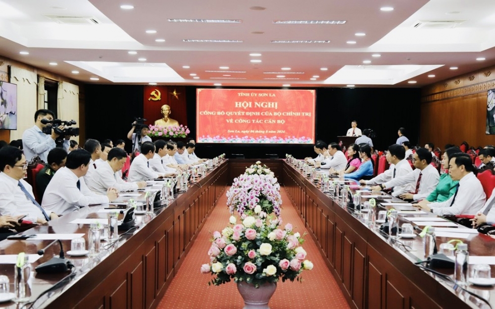 Hội nghị công bố Quyết định của Bộ Chính trị về công tác cán bộ tại Sơn La