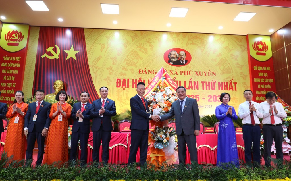 Đồng lòng xây dựng xã Phú Xuyên thành lực đẩy phía Nam Thủ đô Đồng lòng xây dựng xã Phú Xuyên thành lực đẩy phía Nam Thủ đô