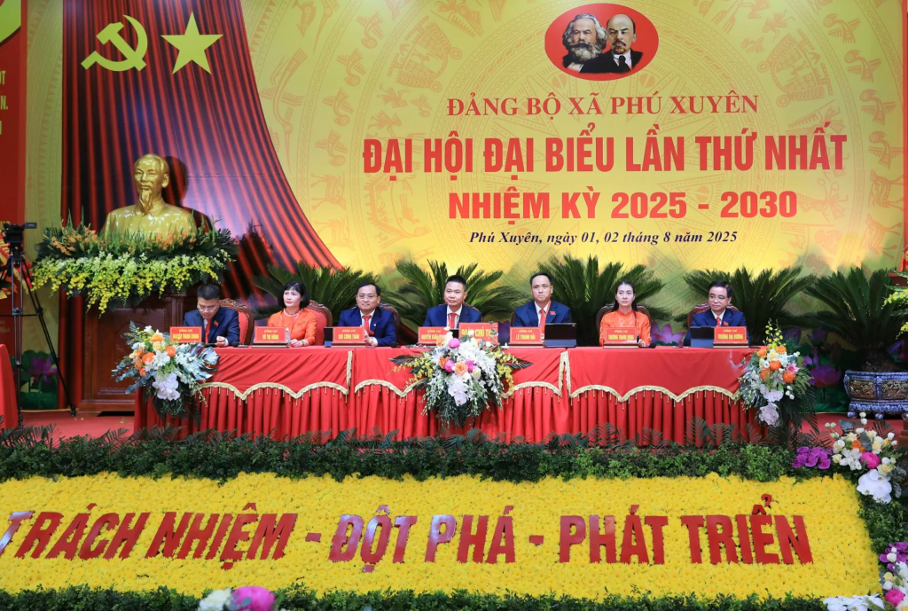 Đồng lòng xây dựng xã Phú Xuyên thành lực đẩy phía Nam Thủ đô Đồng lòng xây dựng xã Phú Xuyên thành lực đẩy phía Nam Thủ đô