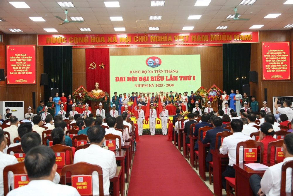 MTTQ, các đoàn thể chính trị và đông đảo Nhân dân chúc mừng Đại hội đại biểu Đảng bộ xã Tiến Thắng lần thứ nhất, nhiệm kỳ 2025-2030 