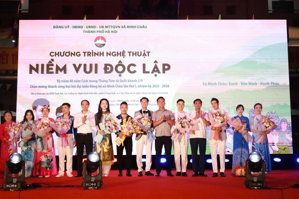 Xã đảo Minh Châu tưng bừng trong niềm vui kỷ niệm ngày độc lập