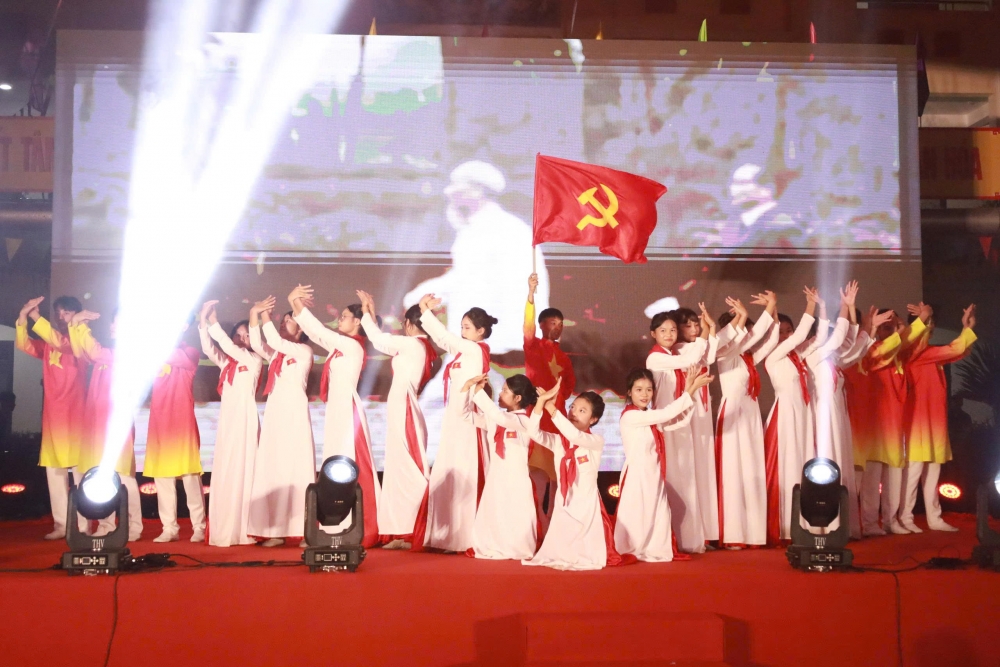 Xã đảo Minh Châu tưng bừng trong niềm vui kỷ niệm ngày độc lập