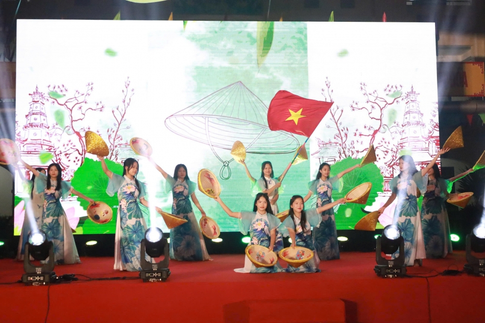 Xã đảo Minh Châu tưng bừng trong niềm vui kỷ niệm ngày độc lập