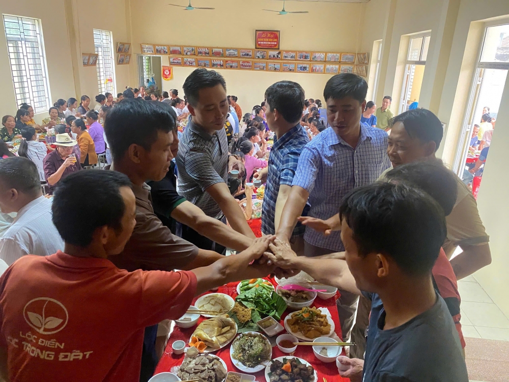 Ấm lòng “Bữa cơm đoàn kết – mừng Tết Độc lập” tại xã đảo Minh Châu