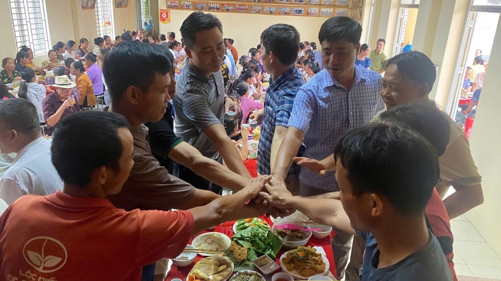 Ấm lòng “Bữa cơm đoàn kết – mừng Tết Độc lập” tại xã đảo Minh Châu