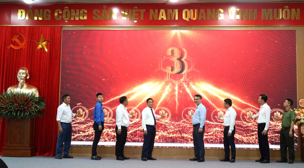 Lãnh đạo xã Mê Linh phát động Lãnh đạo xã Mê Linh phát động