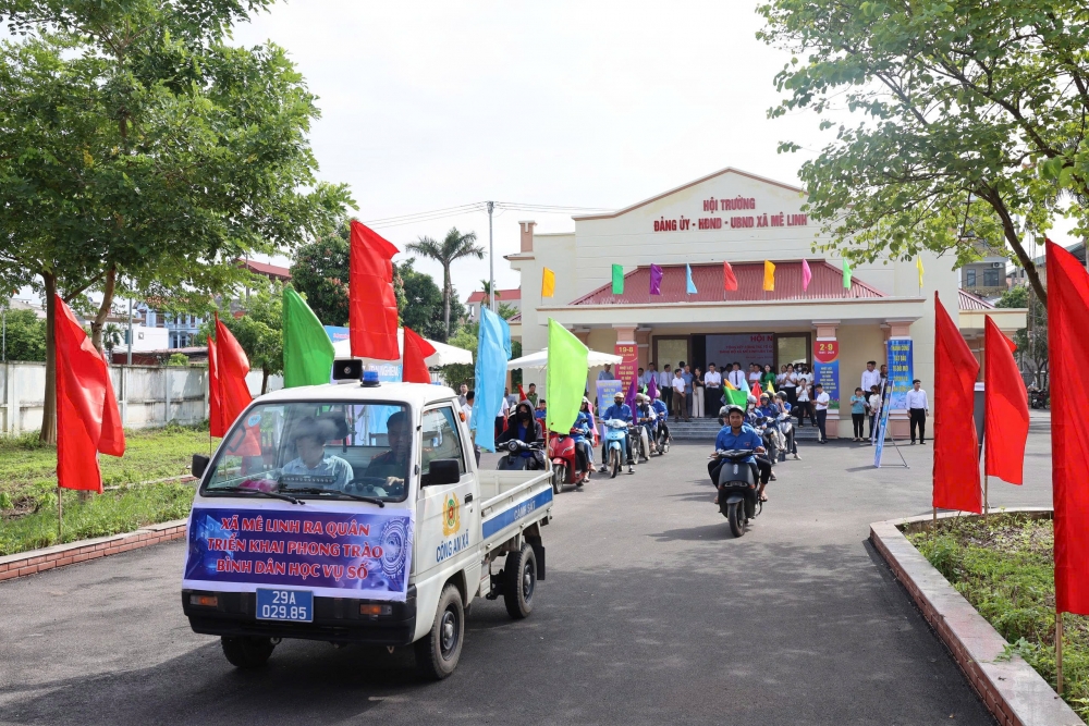 Các tổ công tác tuyên truyền về chuyển đổi số tại Mê Linh Các tổ công tác tuyên truyền về chuyển đổi số tại Mê Linh