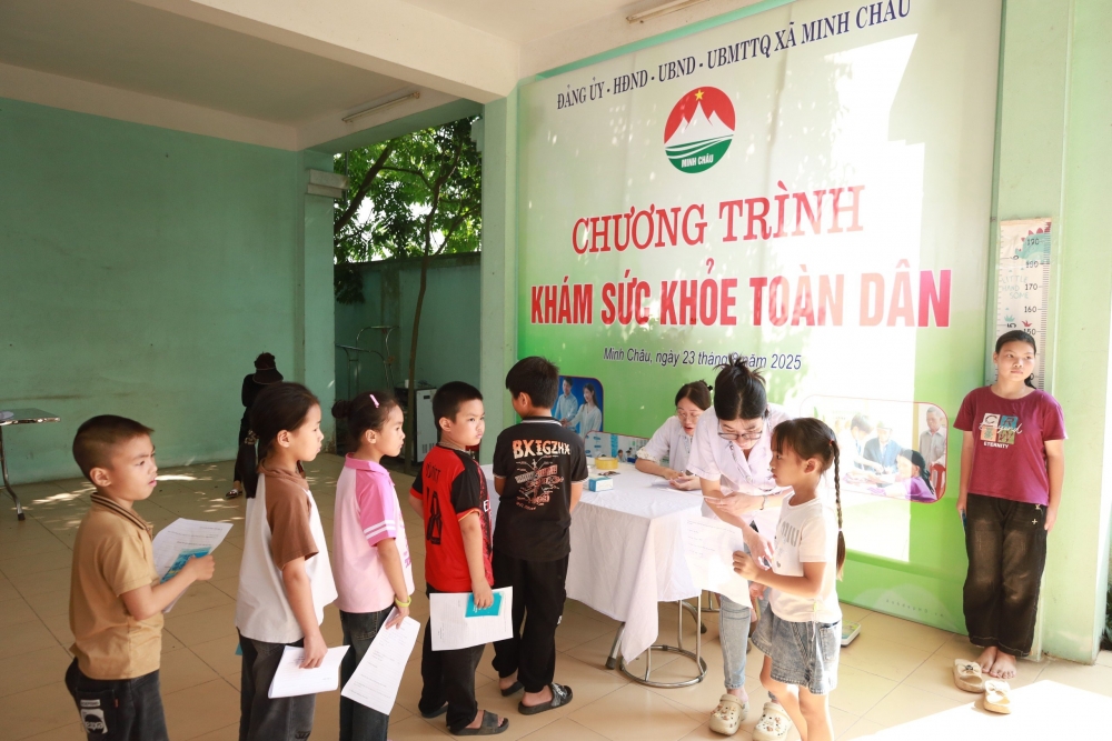 Hướng tới A80, xã Minh Châu khám sức khỏe cho hơn 1.200 trẻ em