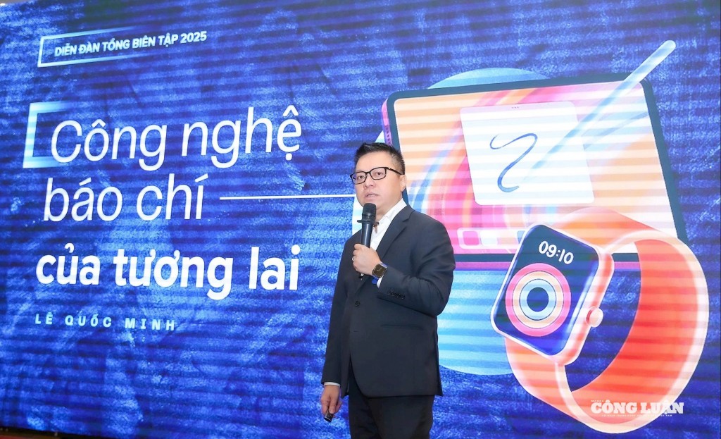 Ông Lê Quốc Minh - Uỷ viên Trung ương Đảng, Tổng Biên tập Báo Nhân dân, Phó Trưởng ban Tuyên giáo và Dân vận Trung ương, Chủ tịch Hội Nhà báo Việt Nam thuyết trình về công nghệ báo chí của tương lai.
