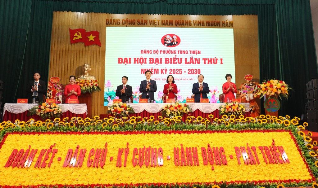 Phường Tùng Thiện mang không khí A80 vào Đại hội Đảng