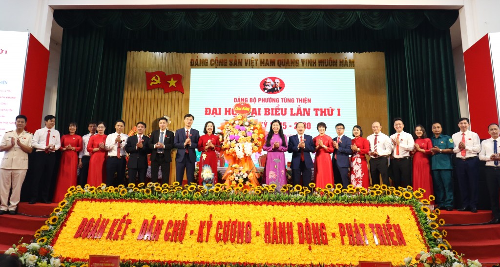 Phường Tùng Thiện mang không khí A80 vào Đại hội Đảng