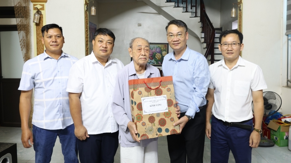 Xã Mê Linh tri ân người có công dịp Quốc khánh