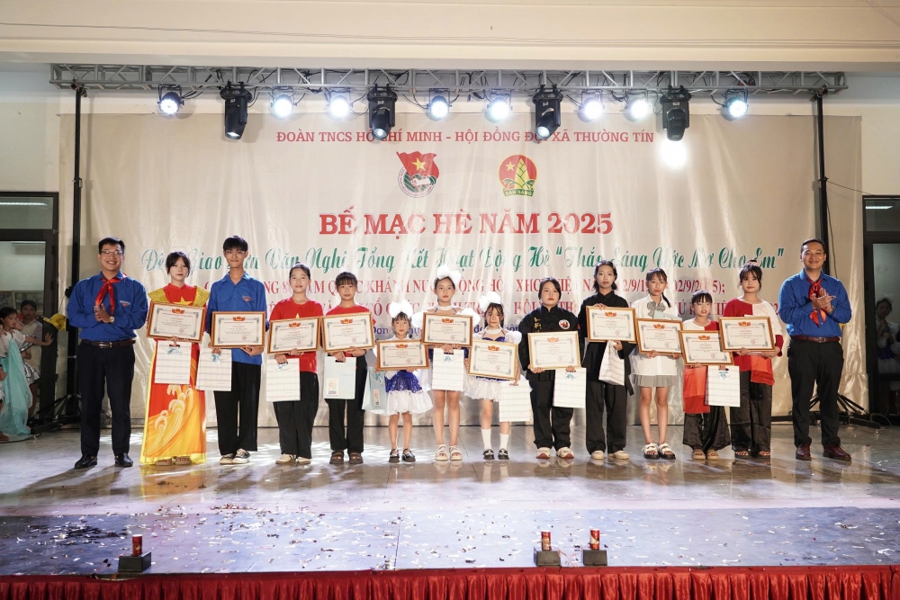 Tuổi trẻ Thường Tín trao học bổng Tuổi trẻ Thường Tín trao học bổng