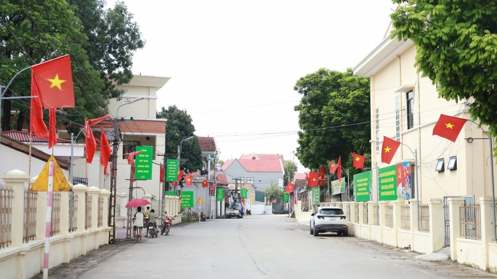 Xã Minh Châu rạng rỡ cờ hoa đón Quốc khánh