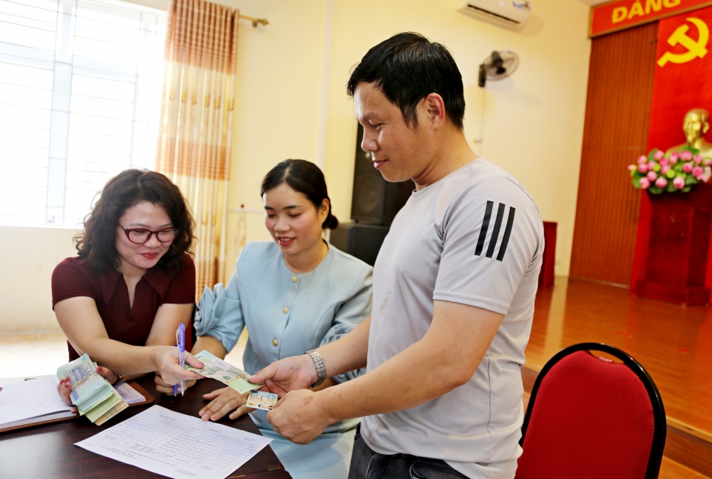 Người dân xã Đoài Phương nô nức nhận hơn 4 tỷ đồng quà Quốc khánh