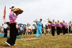 Về Hoà Bình ăn Tết Độc Lập của người Mường