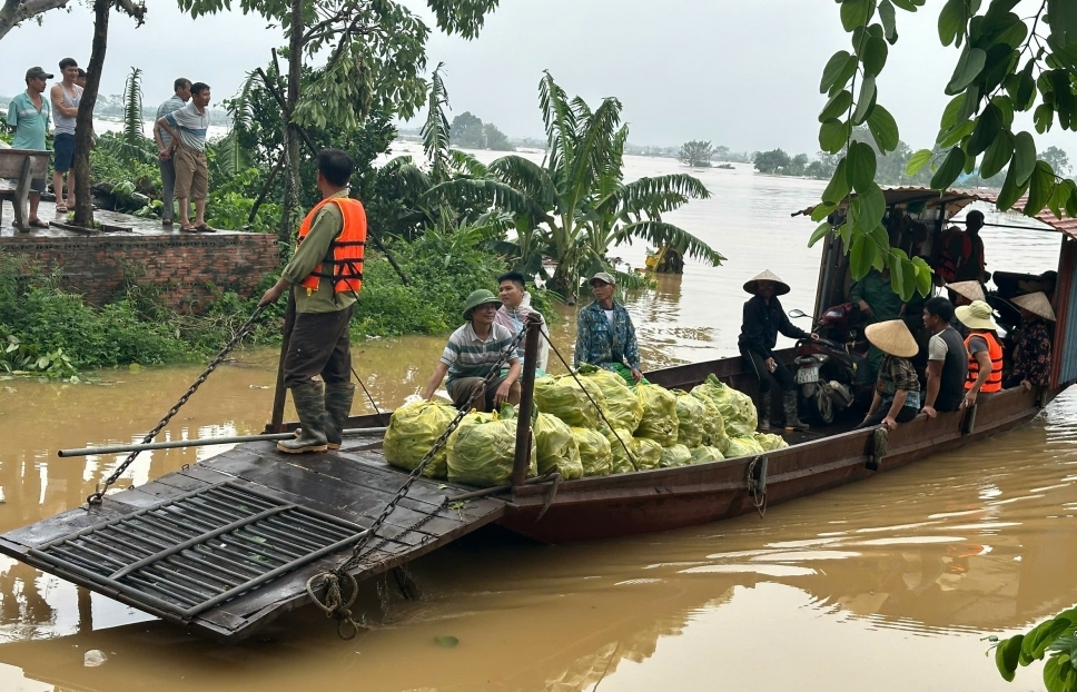 Huyện Mê Linh: Bổ sung 50 thuyền sẵn sàng hỗ trợ người dân vượt lũ