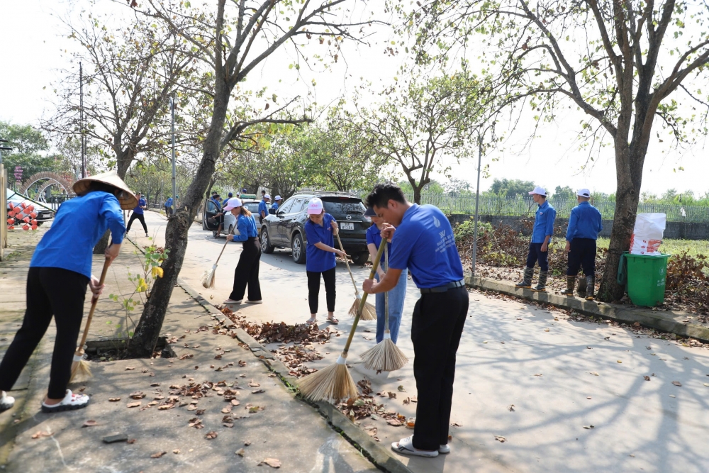 Toàn dân huyện Thường Tín chung tay dọn dẹp vệ sinh môi trường