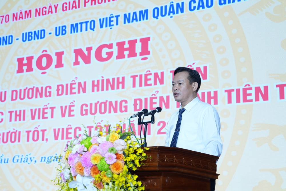 Quận Cầu Giấy vinh danh những bông hoa "người tốt, việc tốt"