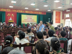 nguoi dan xa dao minh chau vui mung don qua quoc khanh