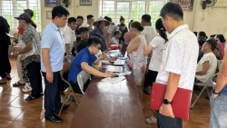 hon 6 ty dong qua quoc khanh tu chinh phu den tay nguoi dan xa hong van