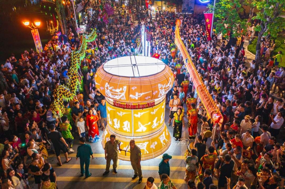 Sơn Tây mang không khí Trung Thu đến từng ngõ, từng phố