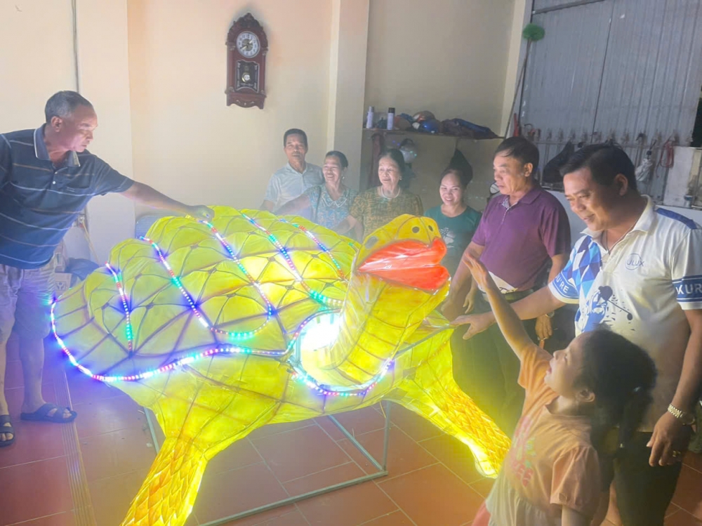 Người dân Sơn Tây náo nức chuẩn bị đón Trung thu thành cổ