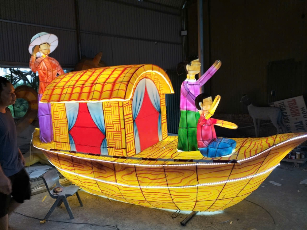 Người dân Sơn Tây náo nức chuẩn bị đón Trung thu thành cổ