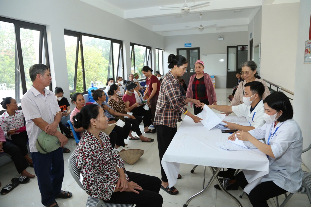 Hàng chục nghìn người dân xã Tiến Thắng được khám sức khỏe miễn phí