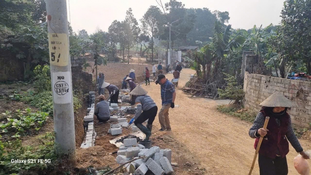 Mô hình Dân vận khéo đã thu hút đông đảo người dân tham gia. Mô hình Dân vận khéo đã thu hút đông đảo người dân tham gia.