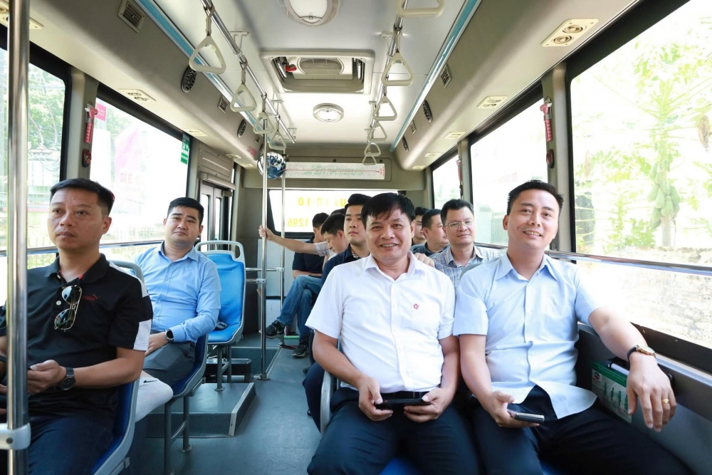 Thành phố Hà Nội đồng ý tổ chức chuyến bus đến xã đảo Minh Châu
