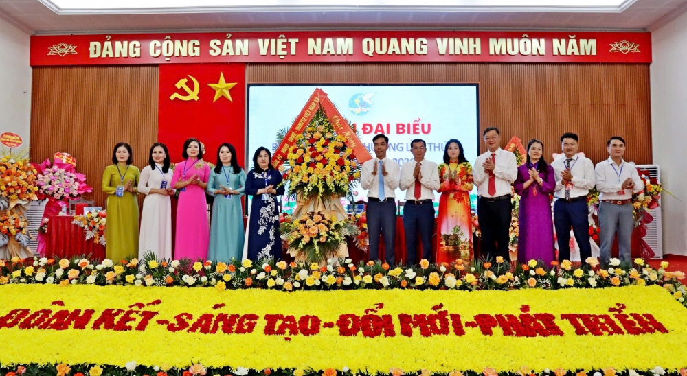 Đồng chí Lê Thị Chính làm Chủ tịch Hội LHPN xã Đoài Phương