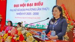 dong chi le thi chinh lam chu tich hoi lhpn xa doai phuong