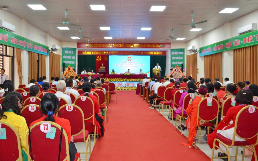 Xây dựng tổ chức Hội vững mạnh, nông dân số, nông nghiệp sạch