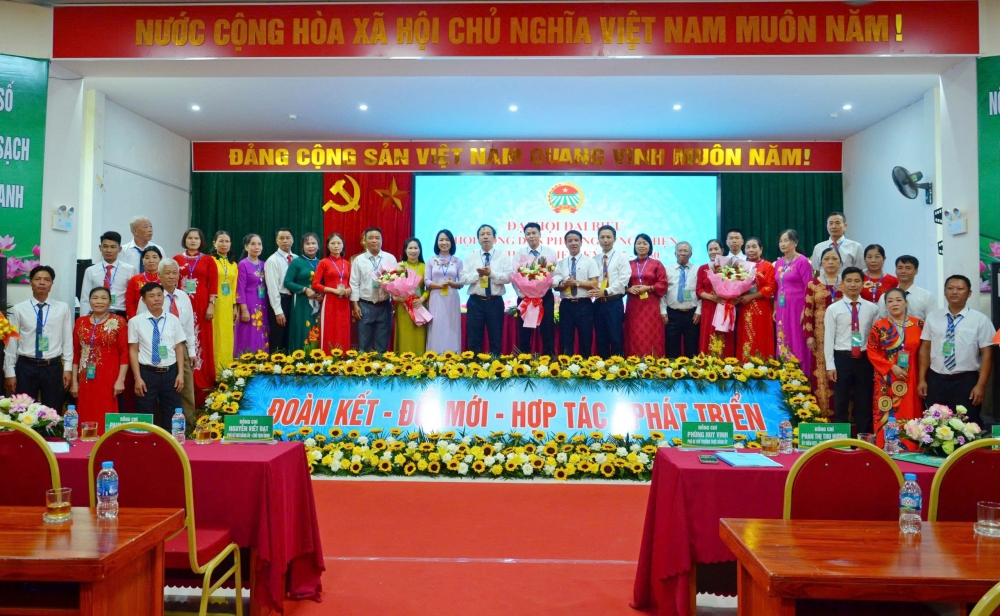 Xây dựng tổ chức Hội vững mạnh, nông dân số, nông nghiệp sạch