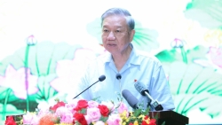 tong bi thu noi ve bo tri bi thu chu tich tinh khong phai la nguoi dia phuong