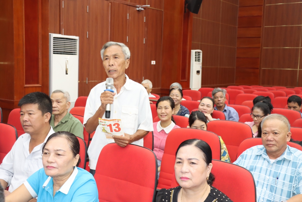 Người dân xã Phú Xuyên gửi tâm tư, nguyện vọng đến lãnh đạo xã.