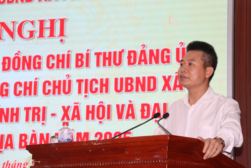 Lãnh đạo xã Phú Xuyên đối thoại, lắng nghe ý kiến của người dân