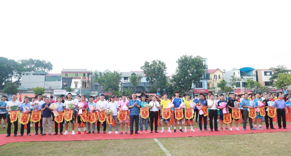 Huyện Mê Linh: Khai mạc Giải bóng đá tranh Cúp Hai Bà Trưng lần thứ II