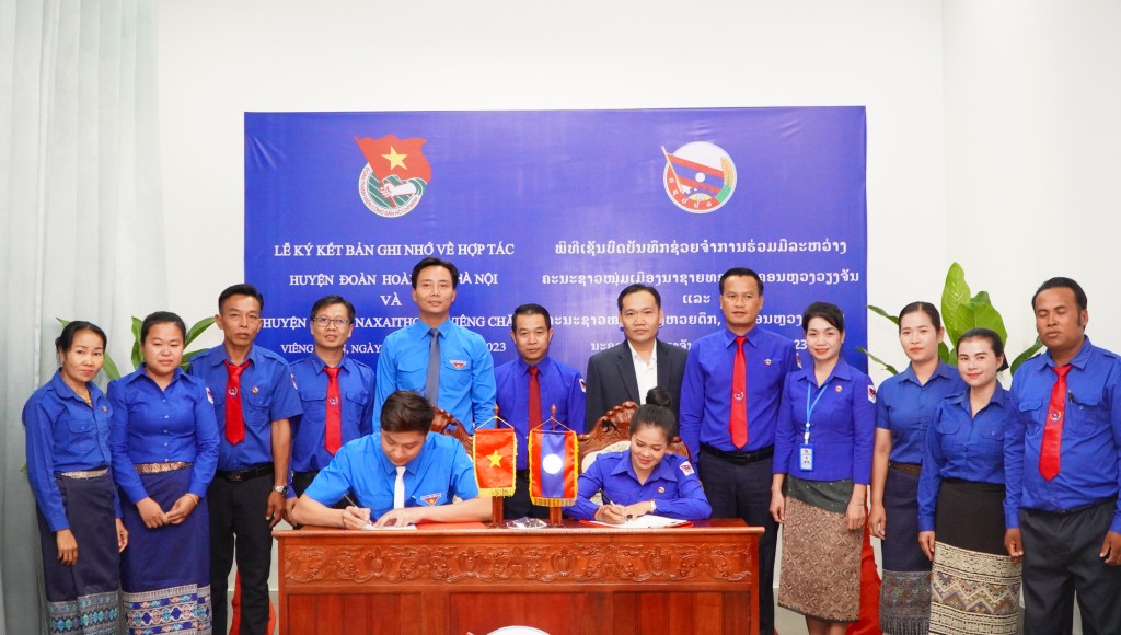 Chung sức trẻ xây đắp tình hữu nghị Việt - Lào