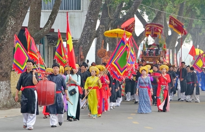 Thị xã Sơn Tây: Du khách thành tâm dự hội Đền Và