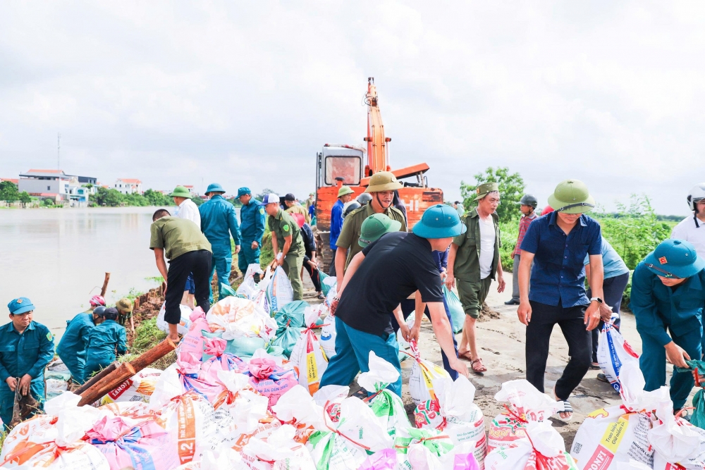 Khắc phục sự cố đê sông Nhuệ, bảo đảm an toàn cho Nhân dân