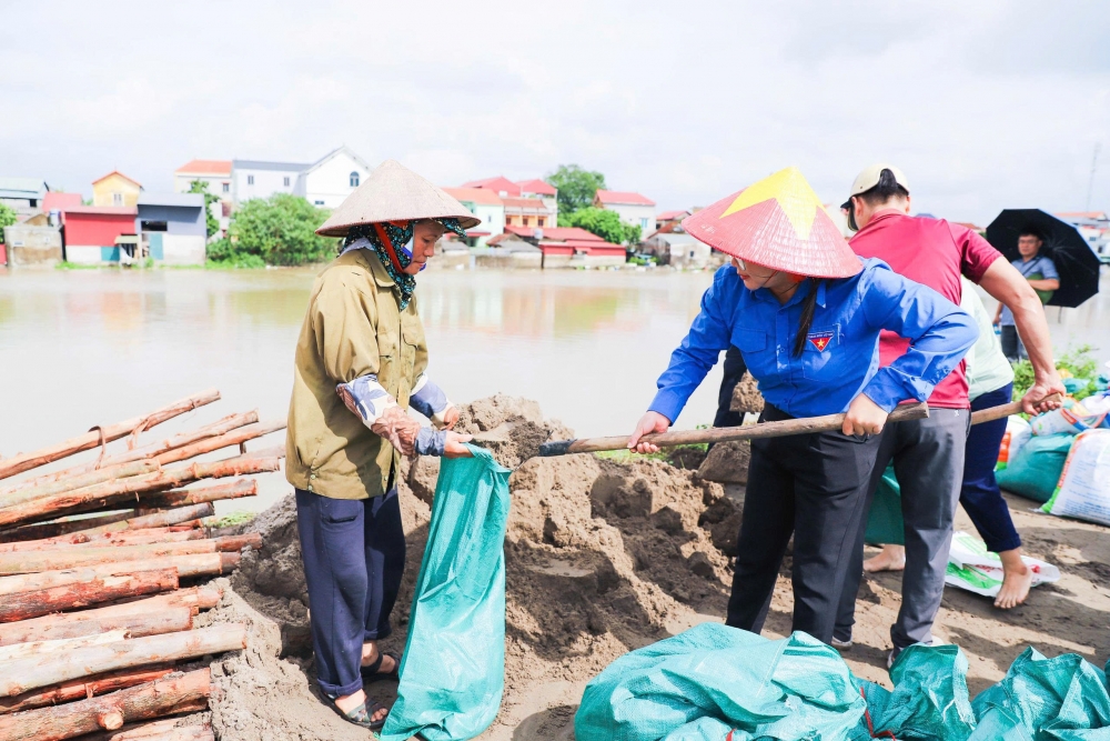 Khắc phục sự cố đê sông Nhuệ, bảo đảm an toàn cho Nhân dân