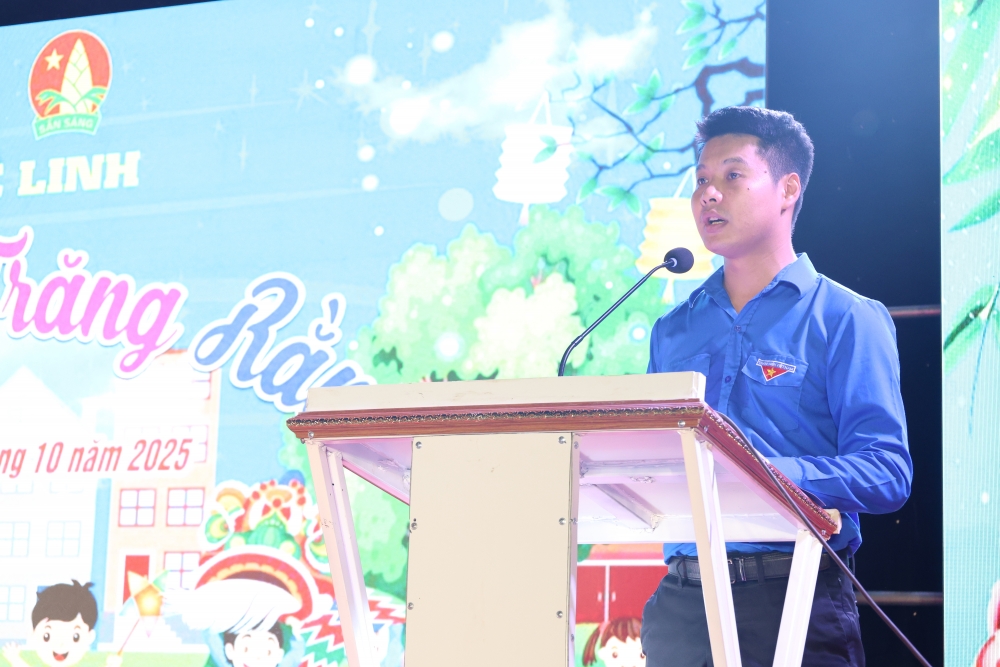 Thanh niên Mê Linh mang niềm vui Trung thu đến với trẻ em