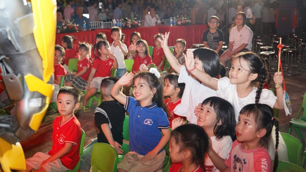 Thiếu nhi xã Yên Lãng tưng bừng đón Trung thu