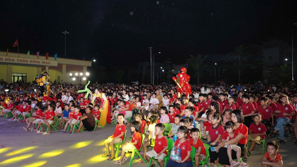 Thiếu nhi xã Yên Lãng tưng bừng đón Trung thu