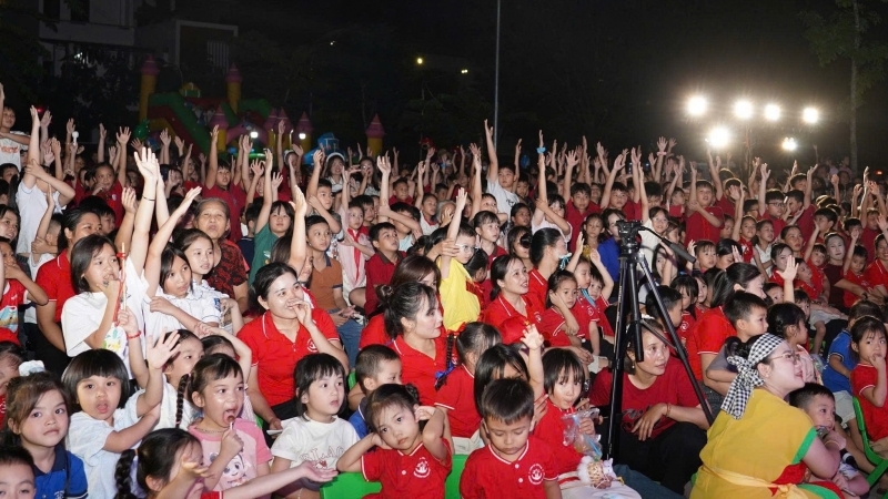 Thiếu nhi xã Yên Lãng tưng bừng đón Trung thu