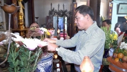 lanh dao xa thuong tin dang huong tuong nho anh hung dan toc nguyen trai