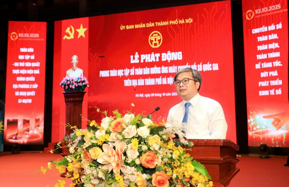 Phó Chủ tịch UBND TP Hà Nội Trương Việt Dũng phát biểu phát động phong trào. 'Học tập số toàn dân' 